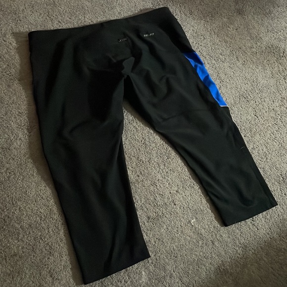 Nike crop leggings - Picture 3 of 5